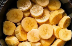 Slow Cooker Banana Foster Pudding