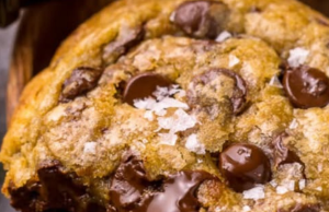 BAILEY’S IRISH CREAM CHOCOLATE CHIP COOKIES