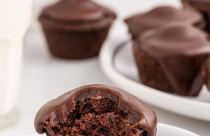 TEXAS SHEET CAKE BITES