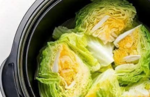 Slow Cooker Cabbage and Smoked Sausage