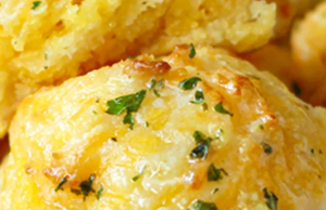 Cheddar Bay Biscuits (Red Lobster Copycat Recipe)