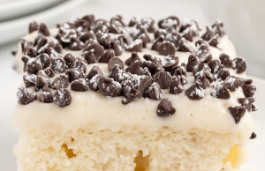 Cannoli Poke Cake Recipe