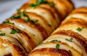 Garlic Butter Bacon Cheeseburger Rollups