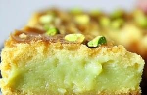 Pistachio Ooey Gooey Butter Cake