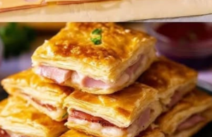 Ham and Cheese Puff Pastry Pockets