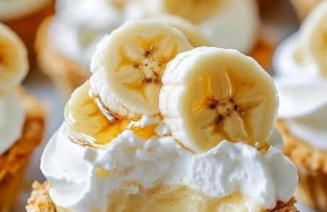 No-Bake Mini Banana Cream Pies