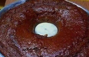 Decadent Chocolate Cake with Wine Glaze