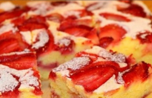 Sponge Cake with Strawberries