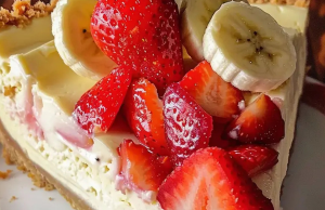 Banana-Strawberry Cheesecake Fantasy