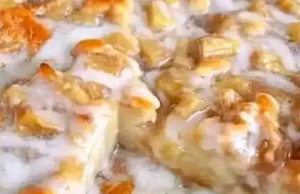 Apple Cinnamon Cake with Glaze