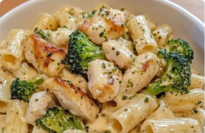 Creamy Chicken and Broccoli Pasta