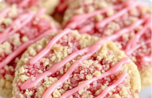 Strawberry Crunch Cookies