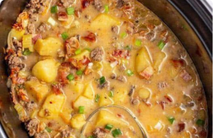 Slow Cooker Creamy Potato Bacon Soup