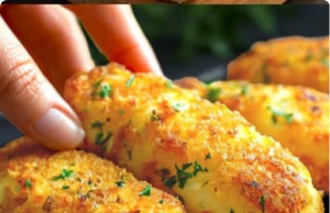 Crispy Golden Rice & Potato Patties with Creamy Garlic-Dill Sauce