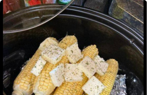 How to Cook Corn on the Cob with Just 2 Simple Ingredients