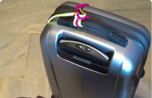 Here’s why you should never tie a ribbon on your luggage