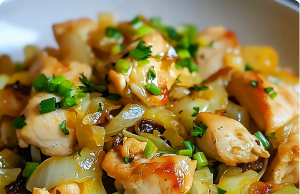 Sautéed Garlic Cabbage with Tender Chicken