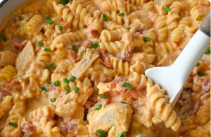 Buffalo Chicken Pasta Skillet