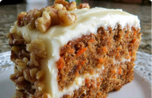 Mom’s BEST Carrot Cake