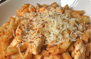 One-Pot Chicken Parmesan Mac & Cheese