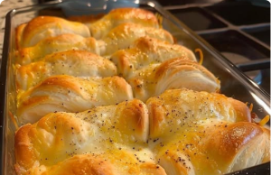 How to Make ‘French Onion Chicken Bubble Up’ – A Great Weeknight Dinner Recipe