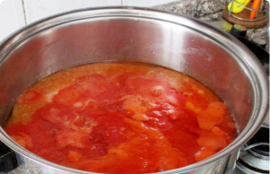 How to Prepare Restaurant-Quality Tomato Sauce at Home