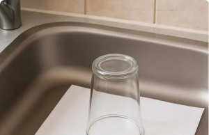 Here’s Why You Should Always Leave an Upturned Glass and a Piece of Paper in the Sink Before Going on Vacation