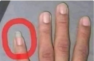 Why Do Some Men Keep Their Pinky Fingernail Long? The Hidden Meaning Behind a Tiny Tradition