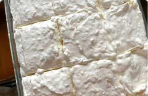 Pig Pickin’ Cake: The 30-Minute Southern Showstopper That Disappears Before the Pig Roast Ends (No Soggy Layers!)