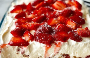 Strawberry Cream Cheese Icebox Cake