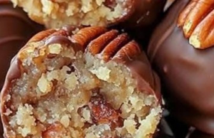 Pecan Pie Balls – No-Bake Mini Dessert Delights