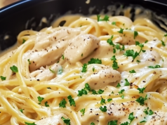 Crock Pot Chicken Alfredo
