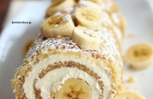 Banana Cream Cheesecake Roll
