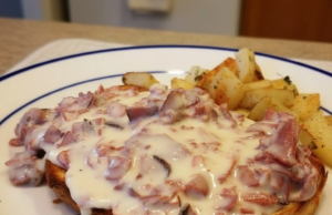 Creamed Chipped Beef on Toast