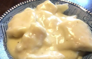 Cracker Barrel-Style Dumplings in Creamy Chicken Sauce