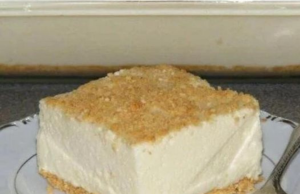 The FAMOUS Woolworth Ice-Box Cheesecake