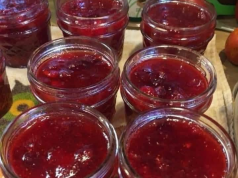 Homemade Christmas Jam | A Festive Holiday Recipe!!!