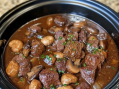 Slow Cooker Beef Bourguignon – A Rich, Hearty Classic Made Easy