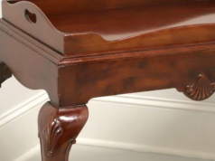 The Quiet Language of Wood: Why This Mahogany Table Stole My Heart