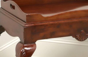 The Quiet Language of Wood: Why This Mahogany Table Stole My Heart