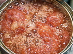 Bubbles in Canned Tomatoes: Fermentation or Spoilage? How to Tell the Difference