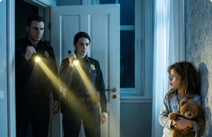 A little girl called 911 late at night because her parents wouldn’t wake up. What officers found inside the house left them shaken…