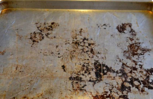 Effective Ways to Restore Stained Baking Pans and Sheets to Like-New Condition