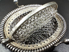 Gilded Keepsakes: How Victorian Accessories Symbolized Wealth And Status